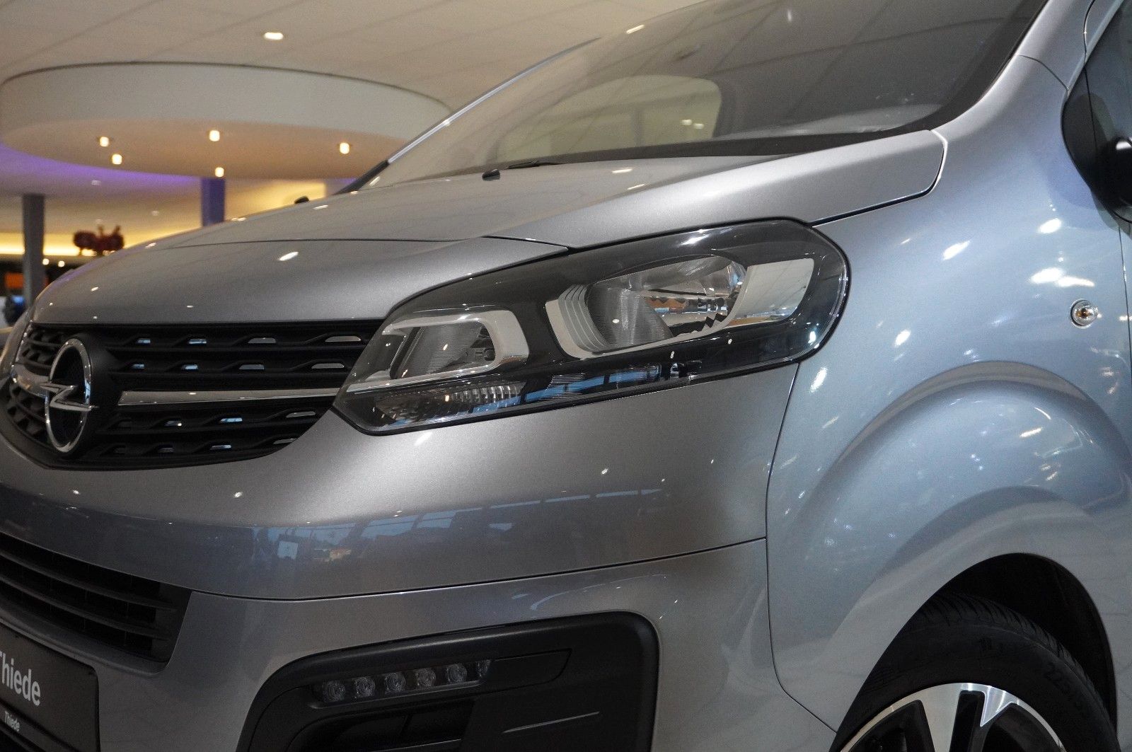 Fahrzeugabbildung Opel Zafira Life 2.0D "M" EDITION 8-SITZ NAVI/HUD/DAB