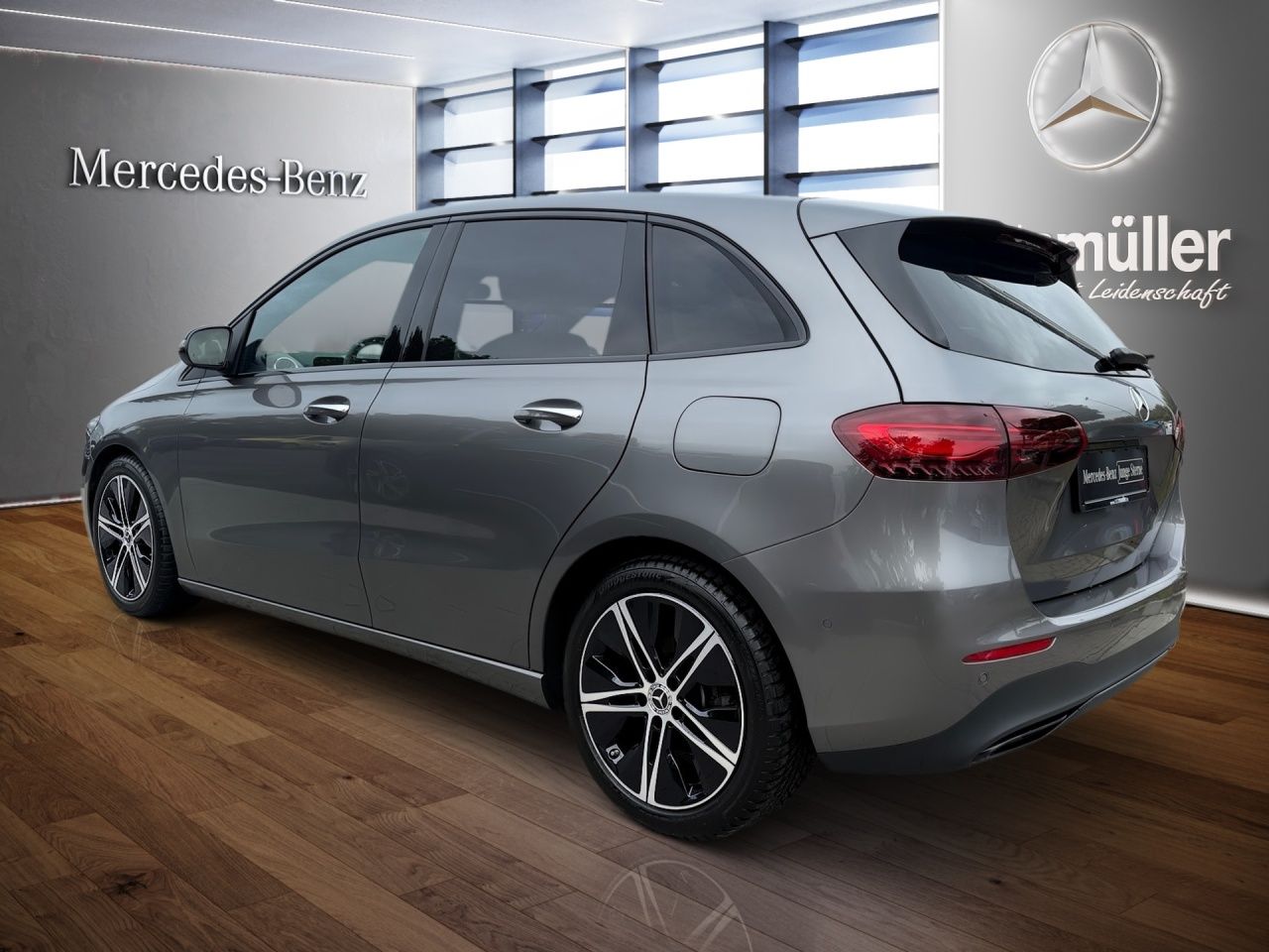 Fahrzeugabbildung Mercedes-Benz B 180 NIGHT+AHK+AMBIENTE+LENKRADHEIZ+KAMERA+