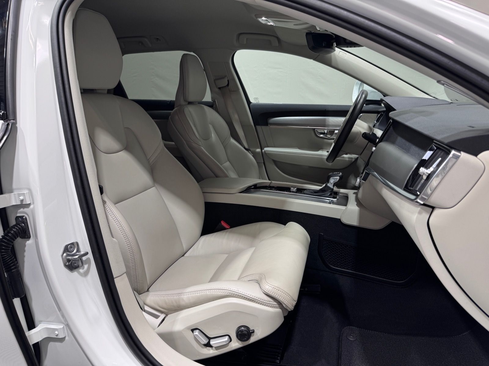 Volvo V90 Cross Country Pro D5 AWD | AHK LED NAVI 360° foto 24