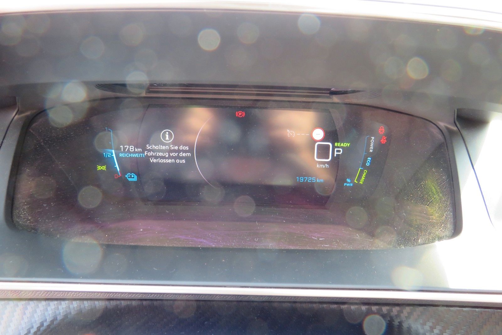 Fahrzeugabbildung Peugeot 2008 e- ALLURE NAVI GRA APP-CON SITZH. PDC 1.HD