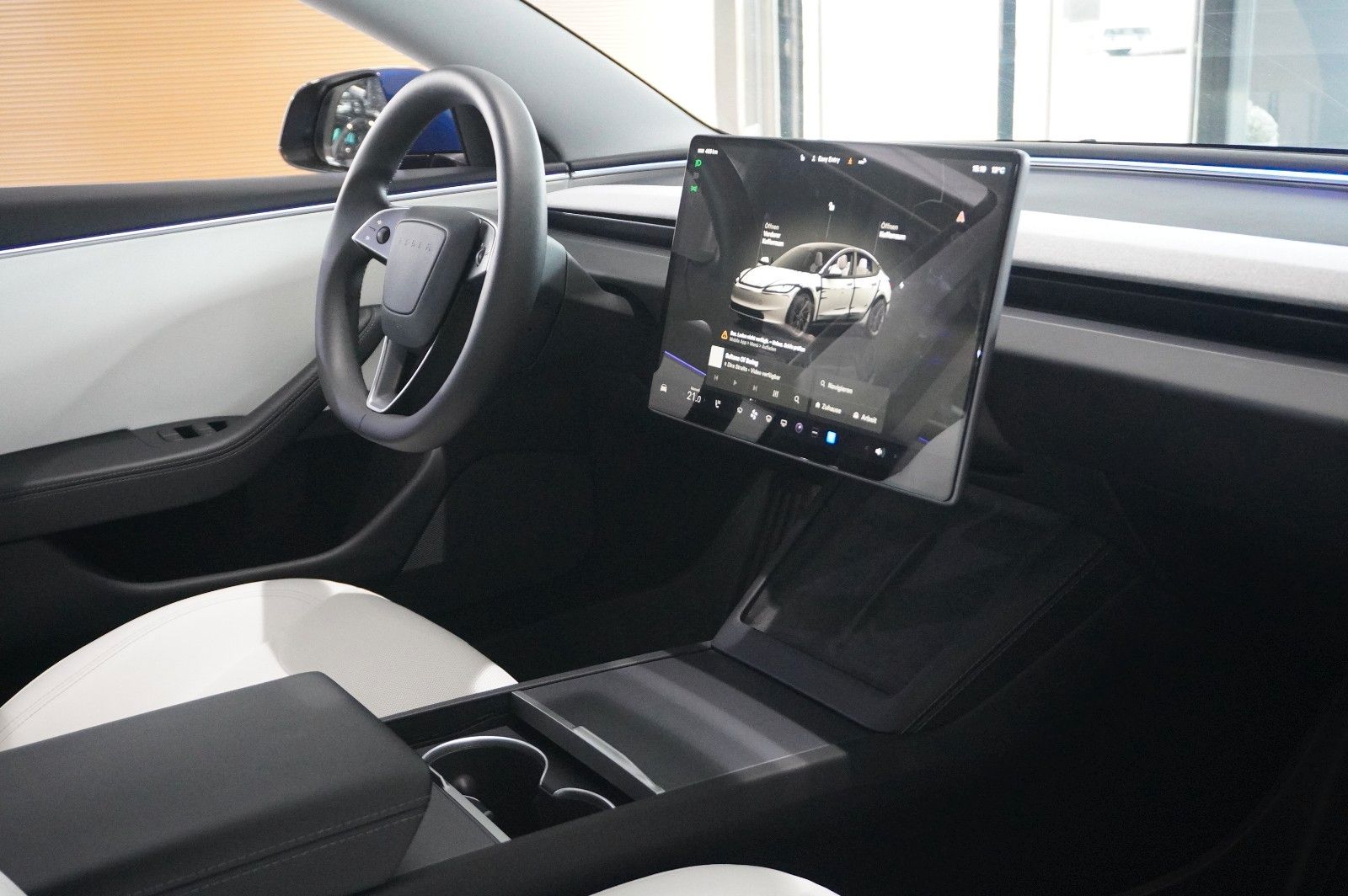 Fahrzeugabbildung Tesla Model 3 HIGHLAND DUAL-MOTOR NAVI/LED/KAMERA/AMD