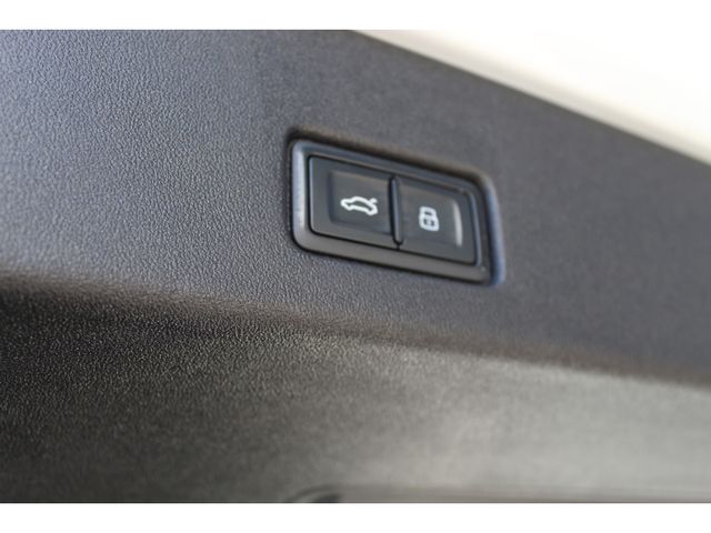 Q4 40 e-tron - S-Line*Assist+*AHK*MMI+SONOS*HUD!