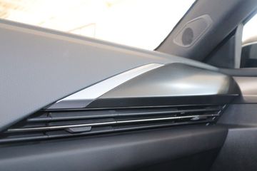 Fotografie des Opel Astra 1.2 Turbo GS Navi Tech-Paket