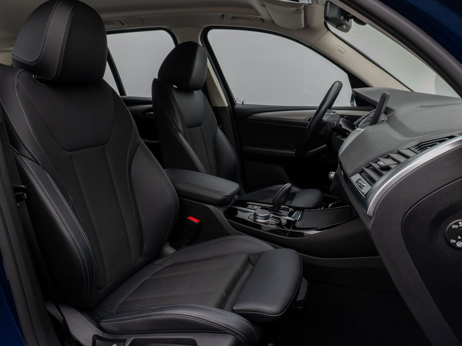 Fahrzeugabbildung BMW X3 xD20d DAB Fernlichtassist PDC Alarm LED Sport