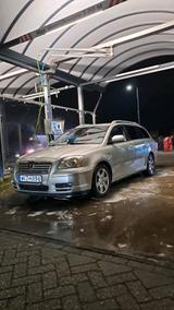 Toyota Avensis 2.2 D-4D hervorragender Zus... - Toyota Avensis in Düsseldorf