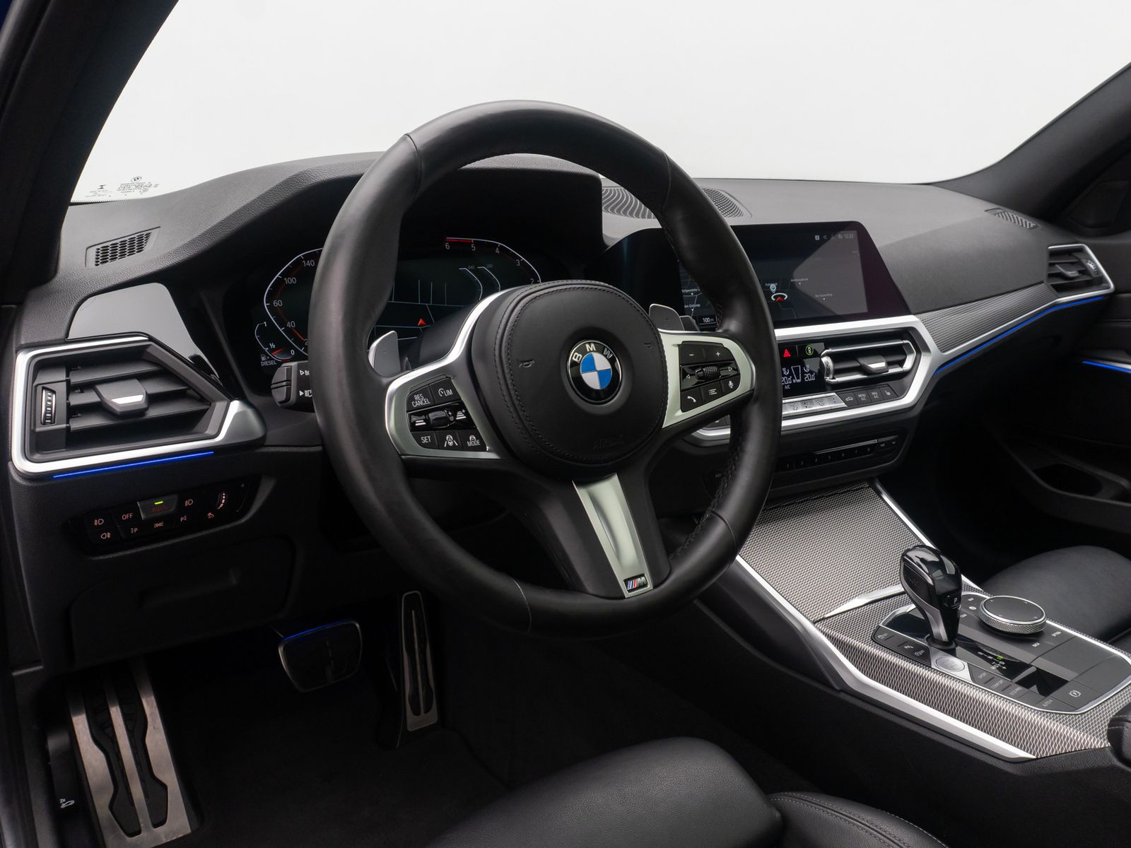 Fahrzeugabbildung BMW 330d M Sport Panorama HUD DAB Laser HiFi AHK