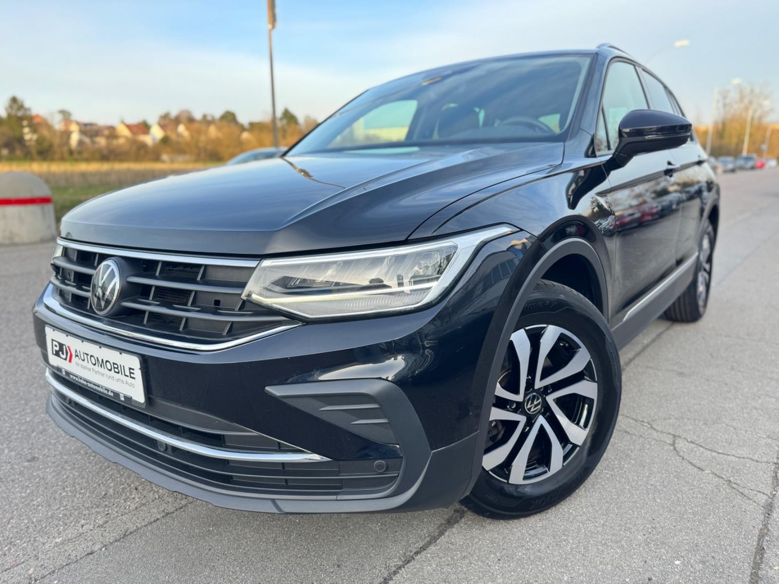 Volkswagen Tiguan 2.0 TDI DSG Active Navi Ambienteb. ACC 1.