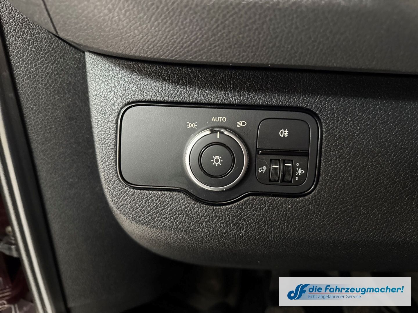 Fahrzeugabbildung Mercedes-Benz Sprinter III Kasten FWD 211 CDI L2 DAB Tel.-Vorb