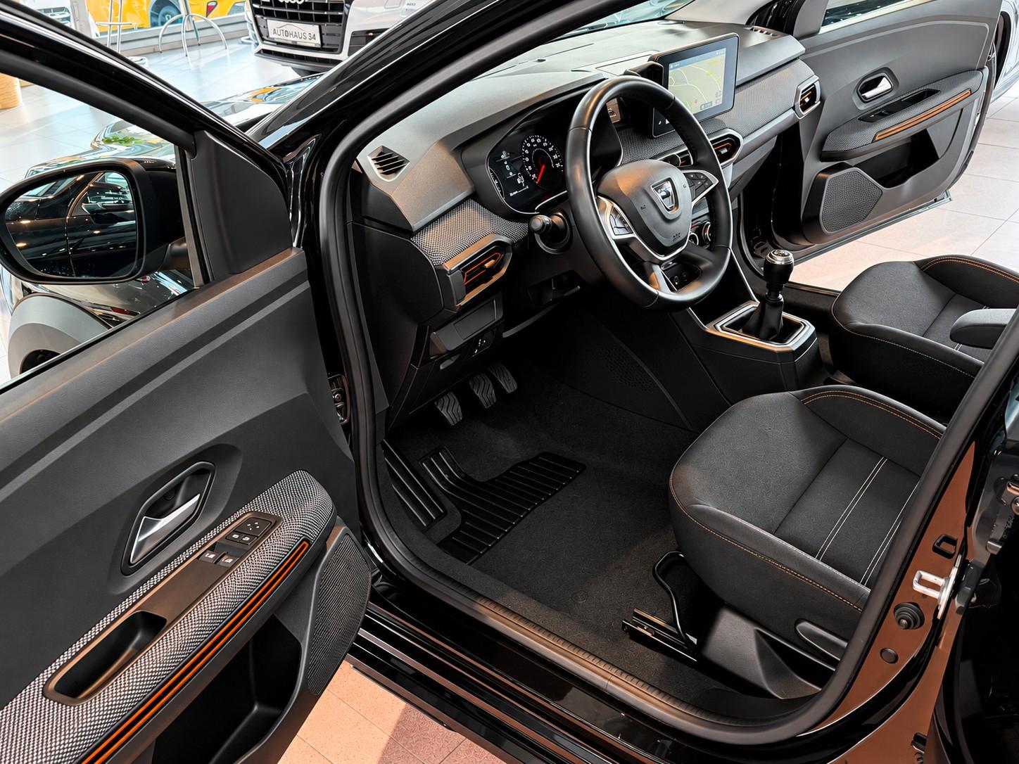 Dacia Sandero III Stepway 1. HAND LED AHK KAM CARPLAY