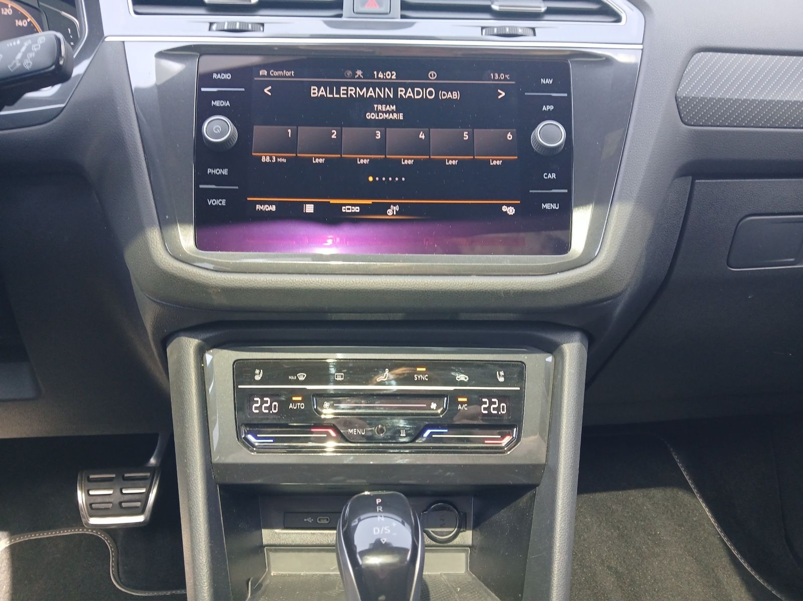 Fahrzeugabbildung Volkswagen Tiguan Allspace TDI R-Line DSG 4M STH Matrix AHK