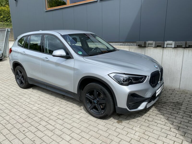 BMW X1 sDrive18d AHK/LED/NAVI/ParkAssi/TEMPO/SH foto 16