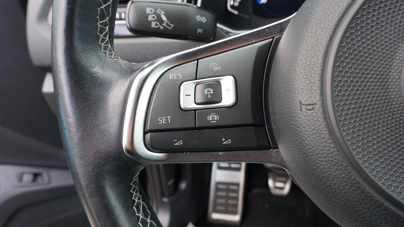 Fahrzeugabbildung Volkswagen T-Roc Style, Leder, Kamera, Black Edition, LED