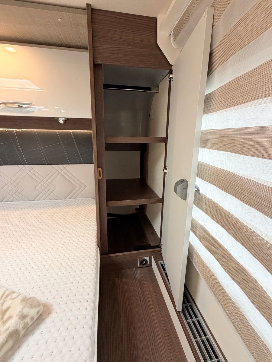 Fahrzeugabbildung Bürstner Elegance I 920 G