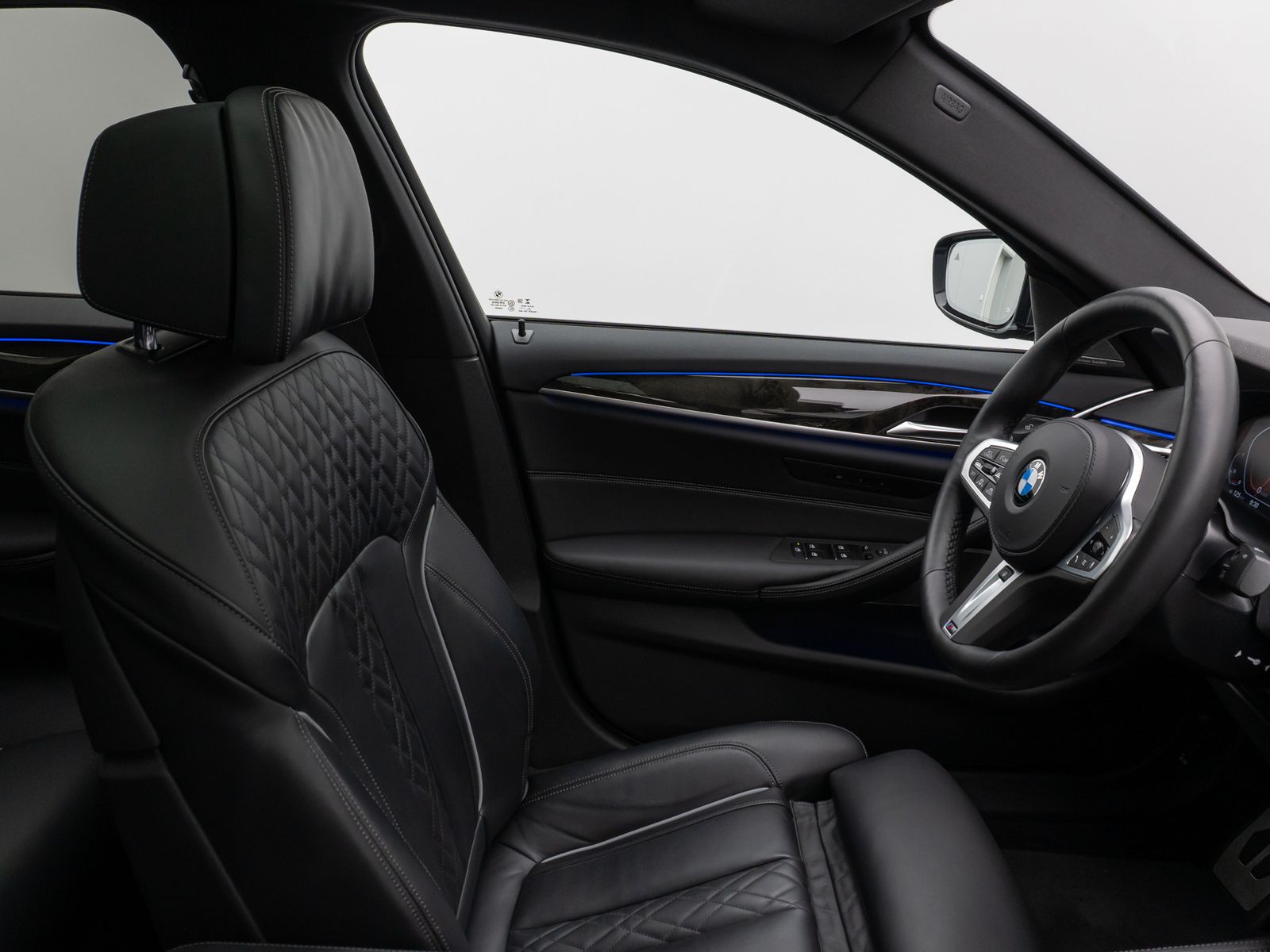 Fahrzeugabbildung BMW 540i xD M Sport Glasdach Laser Kamera HUD SoftCL