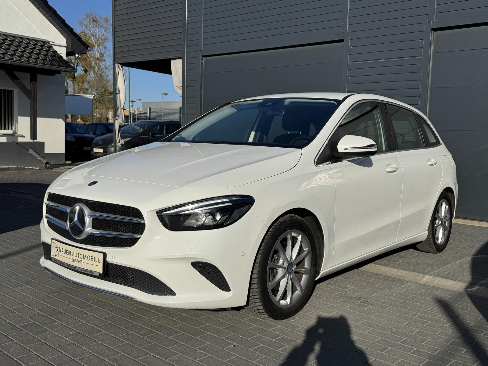 Mercedes-Benz B 180 Automatik +Navi+LED+AHK+PDC+T.Leder