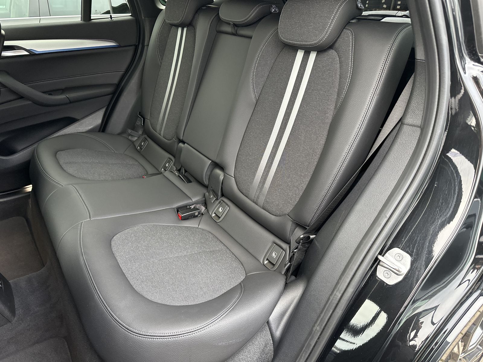 Fahrzeugabbildung BMW X1 xDrive25e M-Sport NAV+LED+HIFI+KAM+KEYLESS-GO