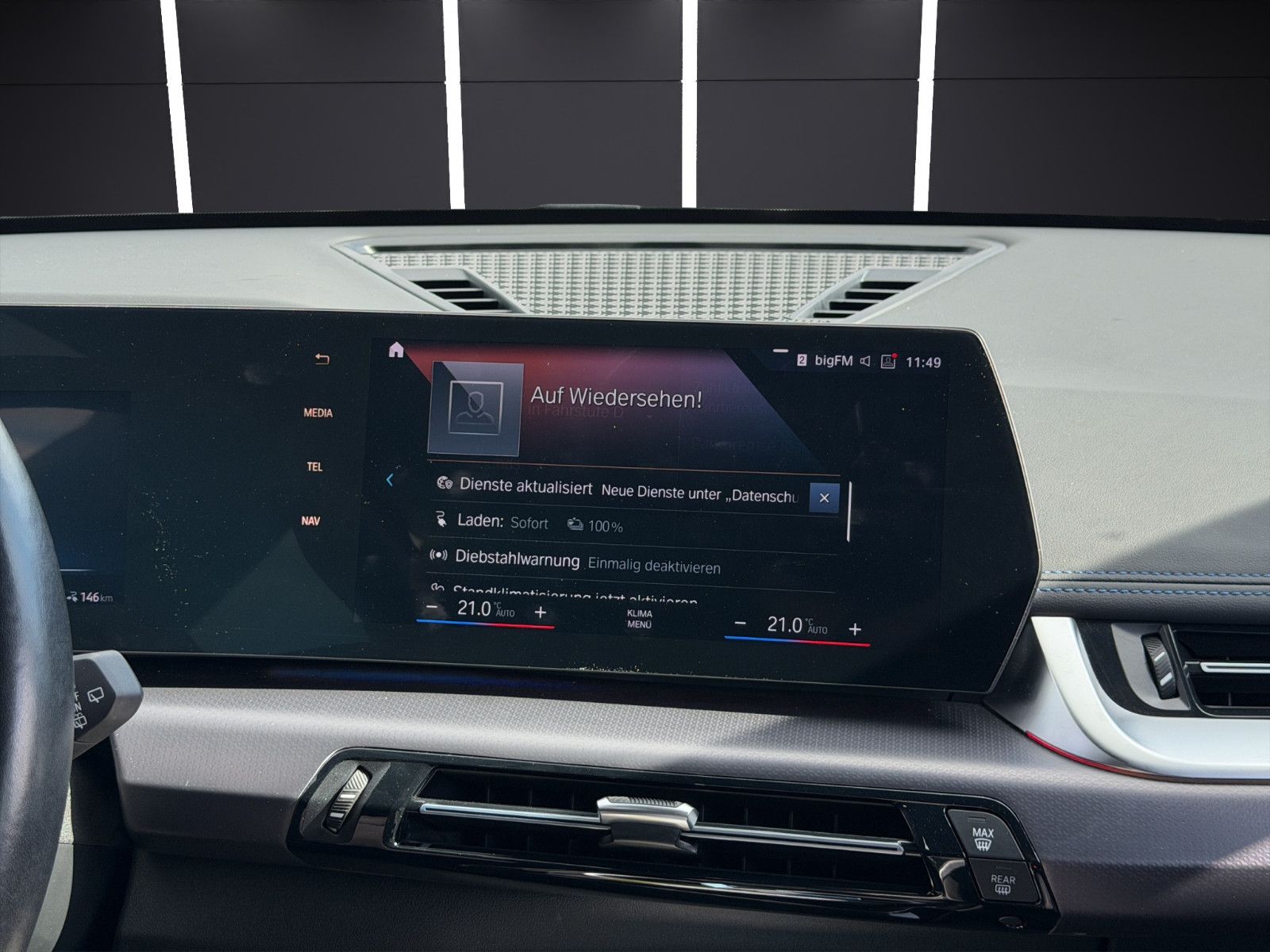 Fahrzeugabbildung BMW iX1 30 xDrive M Sport/Apple/Massage/Performance/