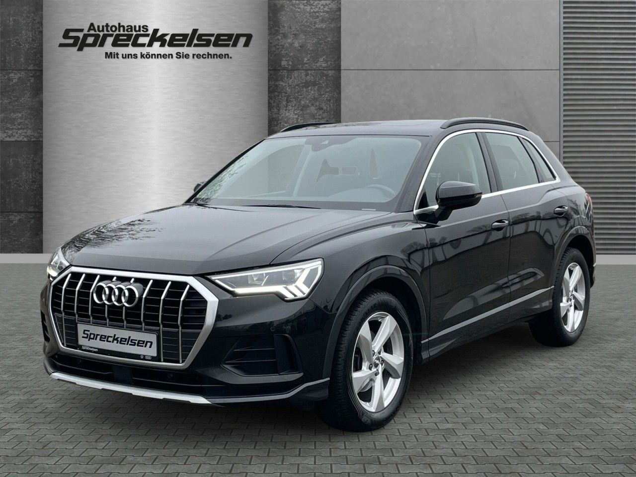 AUDI Q3 2.0 TDI advanced++AHK++Panormadach++ Klima