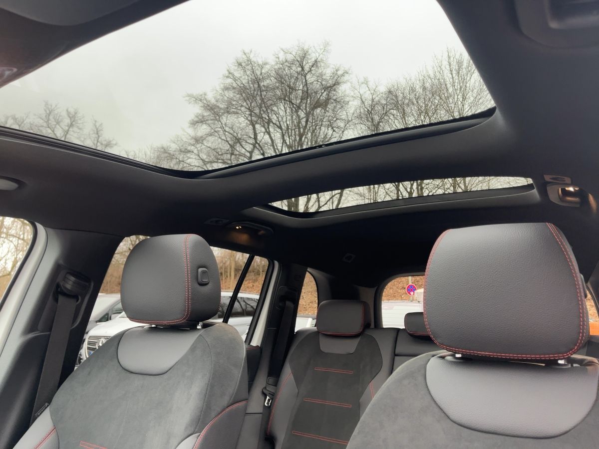 Fahrzeugabbildung Mercedes-Benz GLB 200 d 4M AMG/Night/Pano/360°/AHK