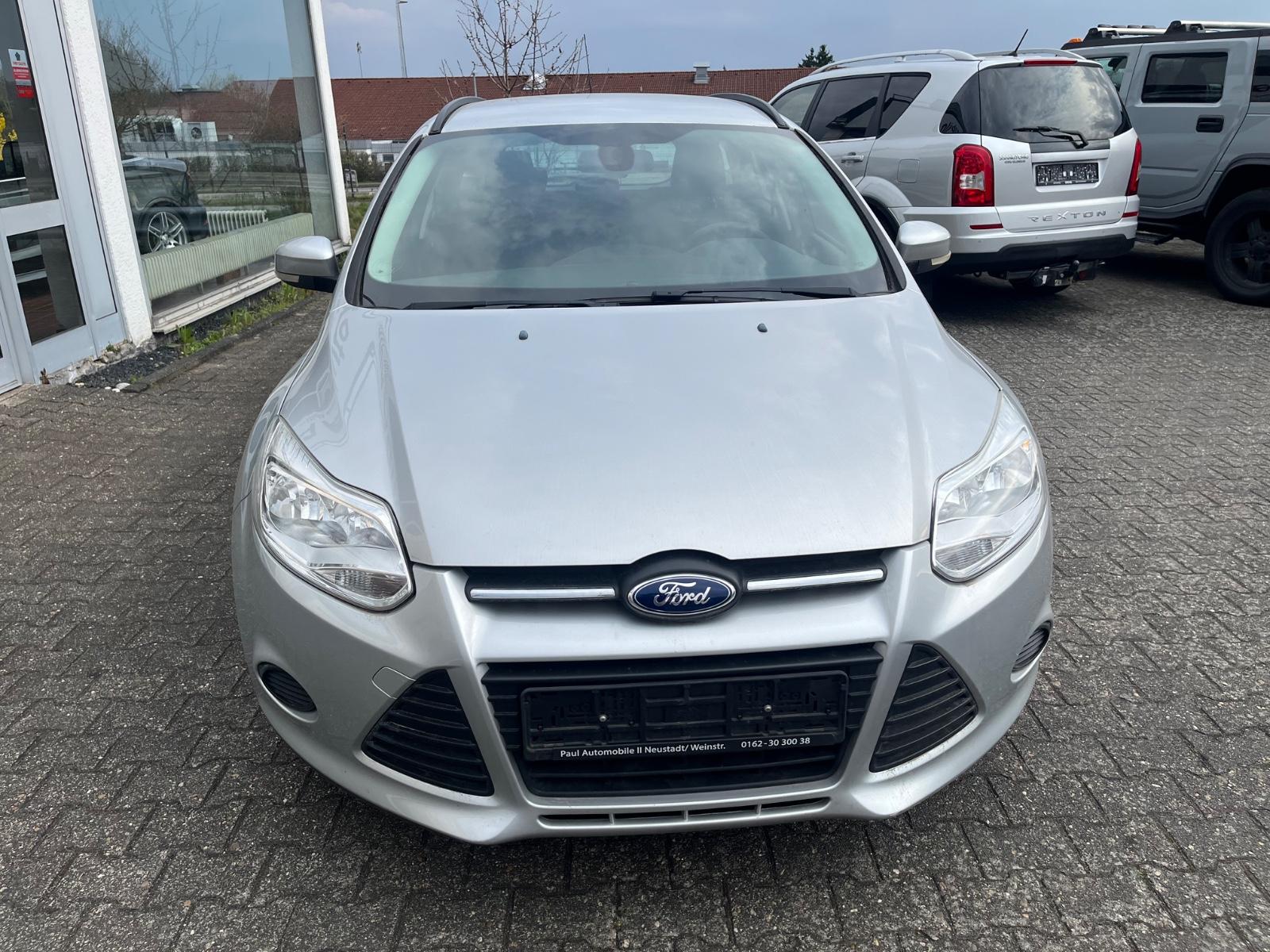 Ford Focus 2013 — rear view