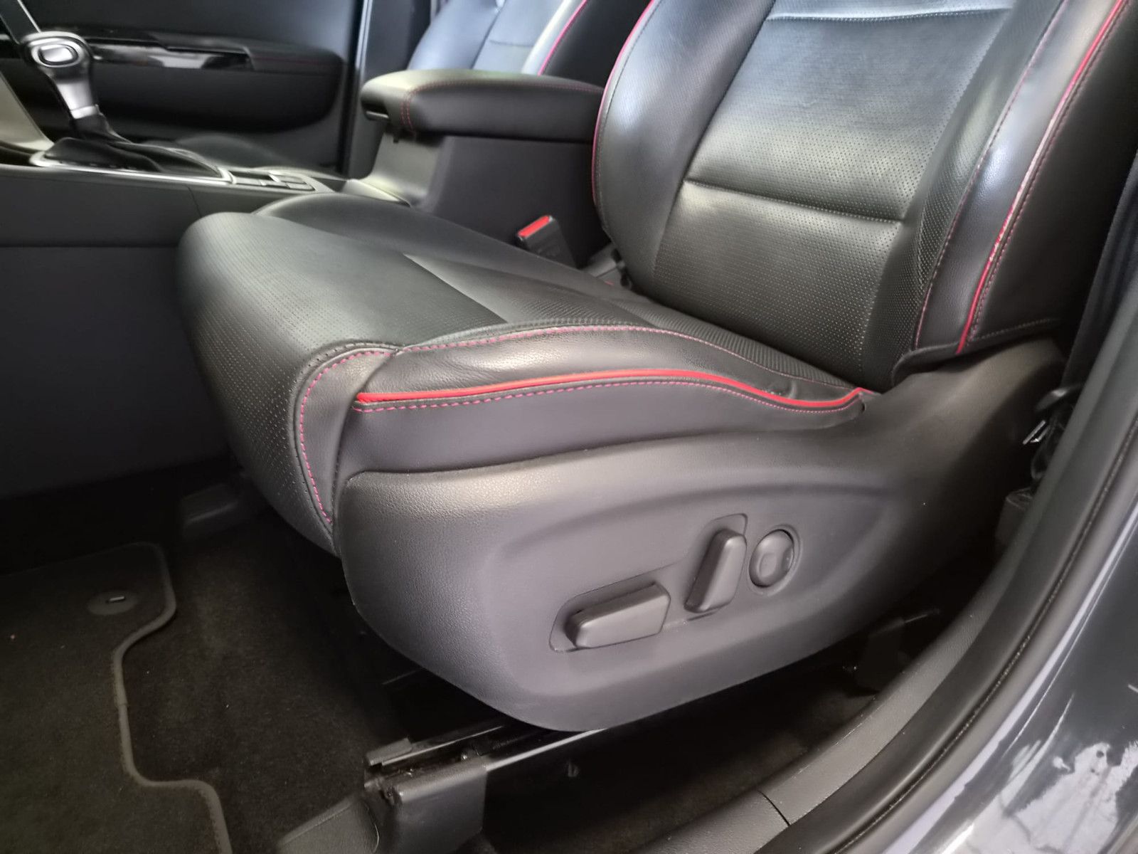 Fahrzeugabbildung Kia Sportage GT-Line 4WD / SCHECKHEFT / 1. HAND
