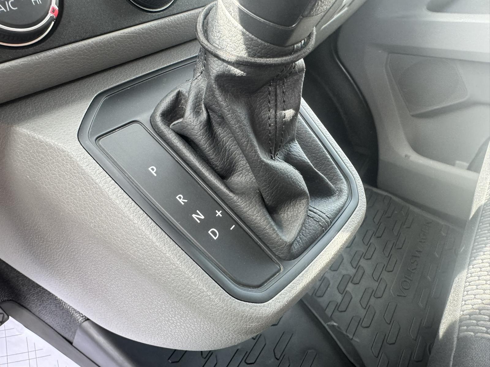 Volkswagen T6 Transporter 6.1 Kasten TDI DSG AHK*NAVI*MFL
