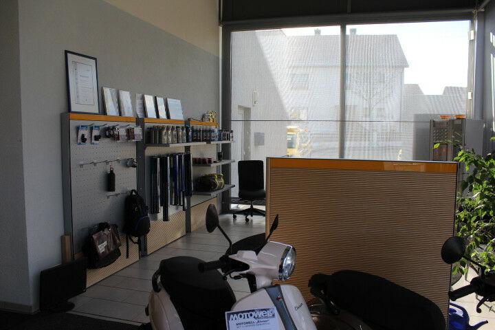 showroom-image-top