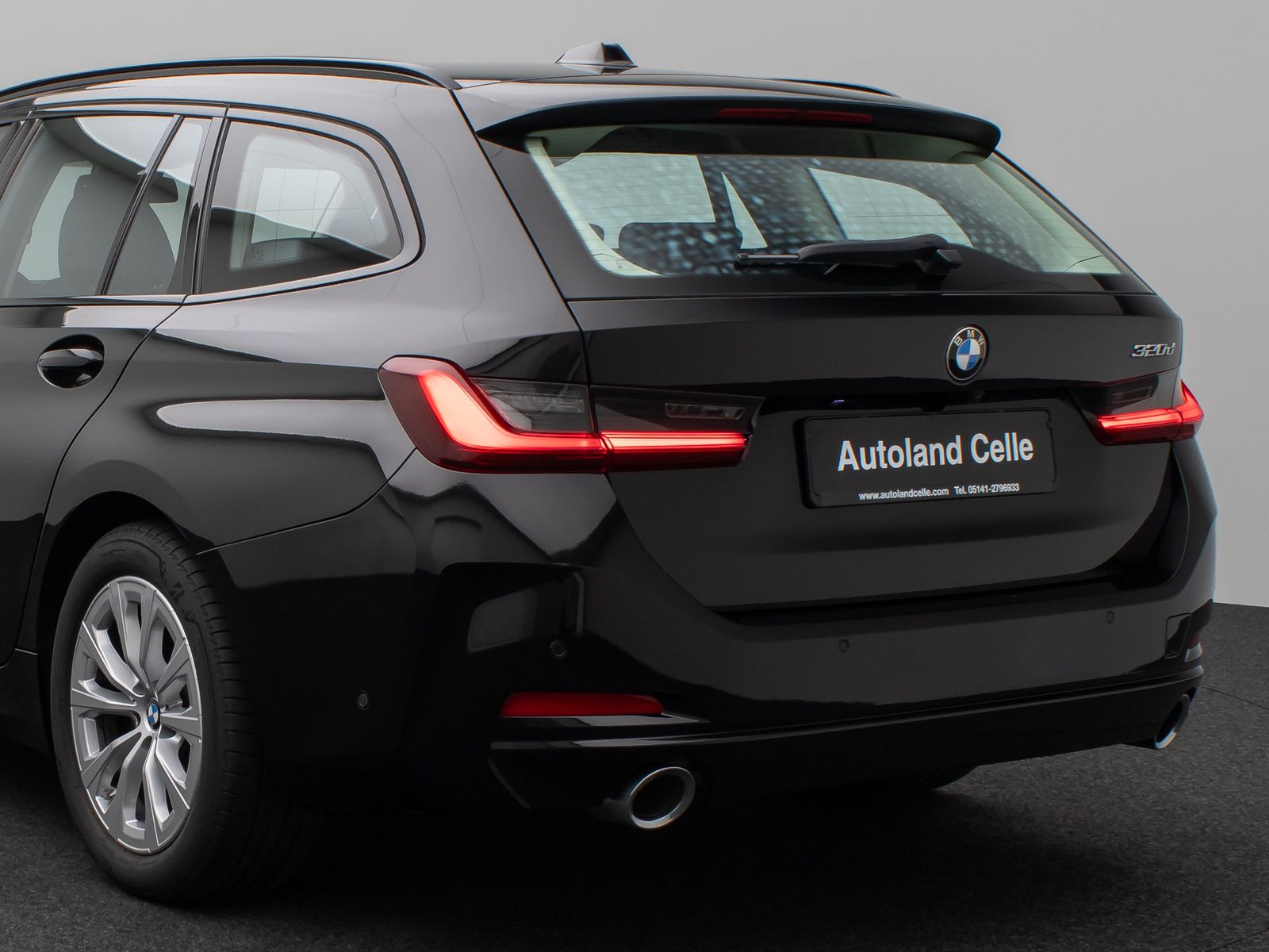 Fahrzeugabbildung BMW 320d Kamera DAB HUD Lenkradheizung Alarm Sport