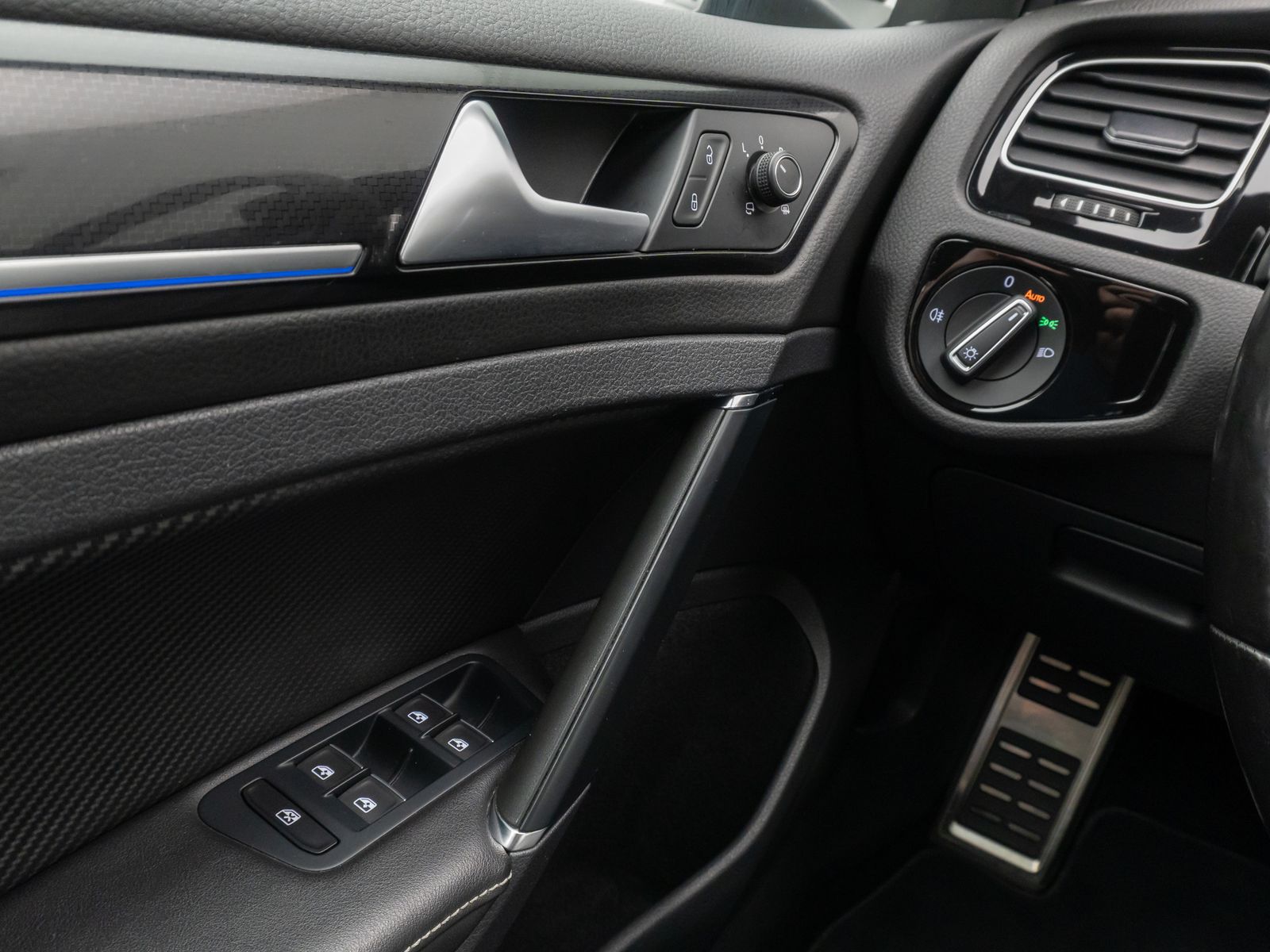 Fahrzeugabbildung Volkswagen Golf R BMT 4Motion Kamera ACC DYNAUDIO Panorama