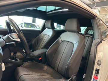 Volkswagen Scirocco *PANORAMA*NAVI*PDC*KLIMA*2-ZONEN*