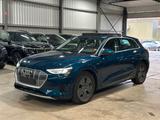 Audi e-tron 55 quattro advanced - blaue Audi e-tron
