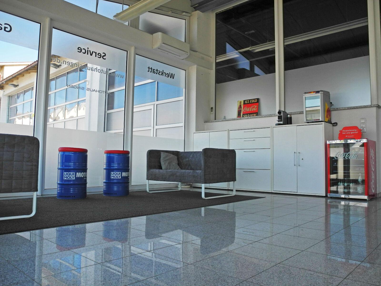 showroom-image-top