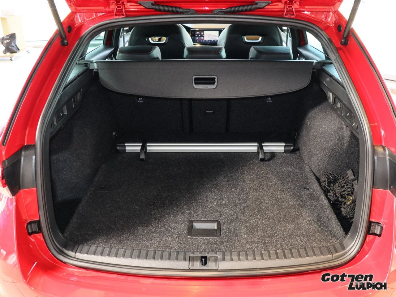 Fahrzeugabbildung SKODA Octavia Combi 2.0 TDI RS DSG Navi AHK Pano DCC