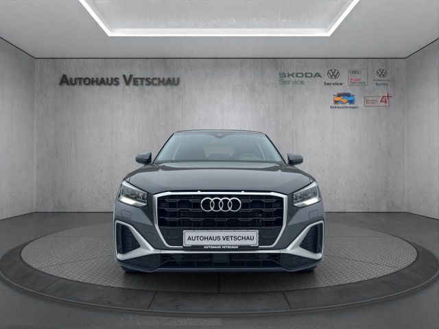 Q2 35 1.5 TFSI S line Bluetooth LED Klima