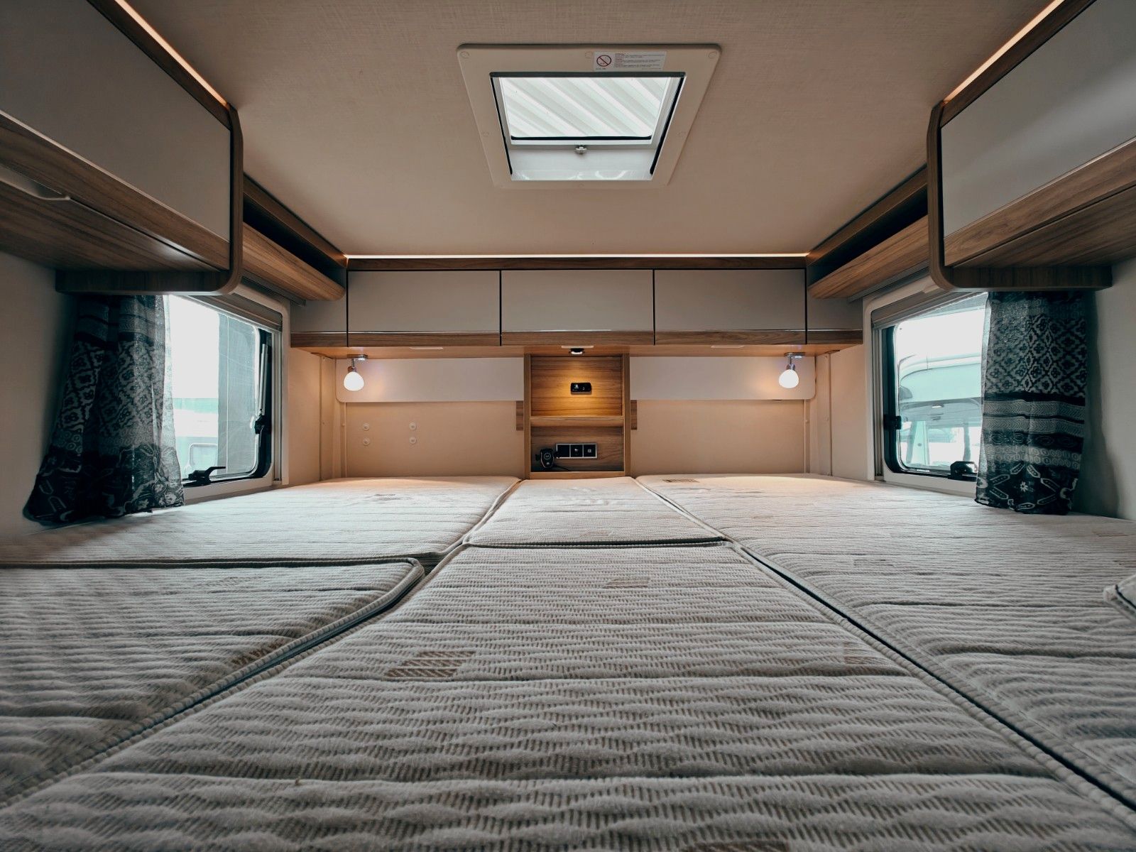 Fahrzeugabbildung HYMER / ERIBA / HYMERCAR ML - T 580 4x4 RSX - DRAUZZEN®