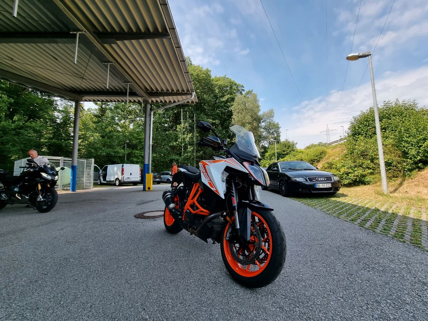 Fahrzeugabbildung KTM 1290 Super Duke GT 2021