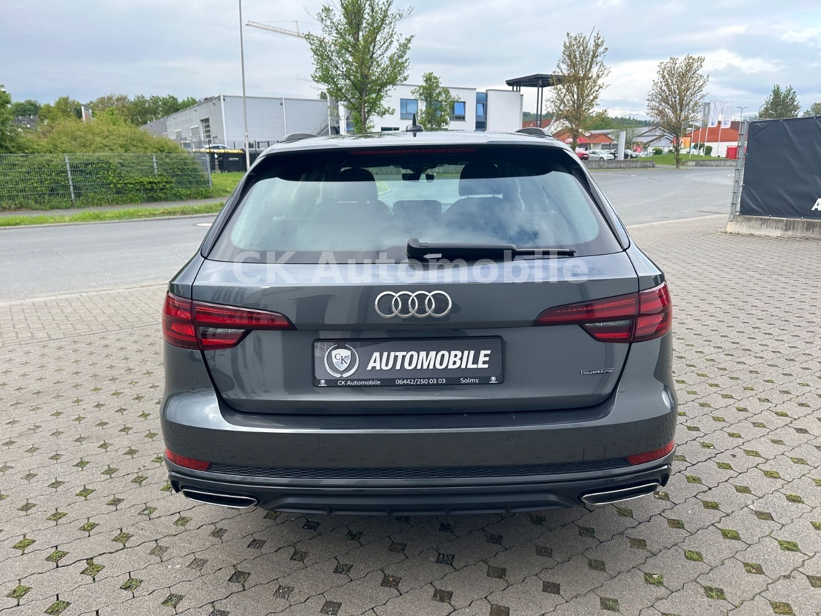 Fahrzeugabbildung Audi A4 Avant 40 TDI Quattro S-Line/Navi/LED/ACC