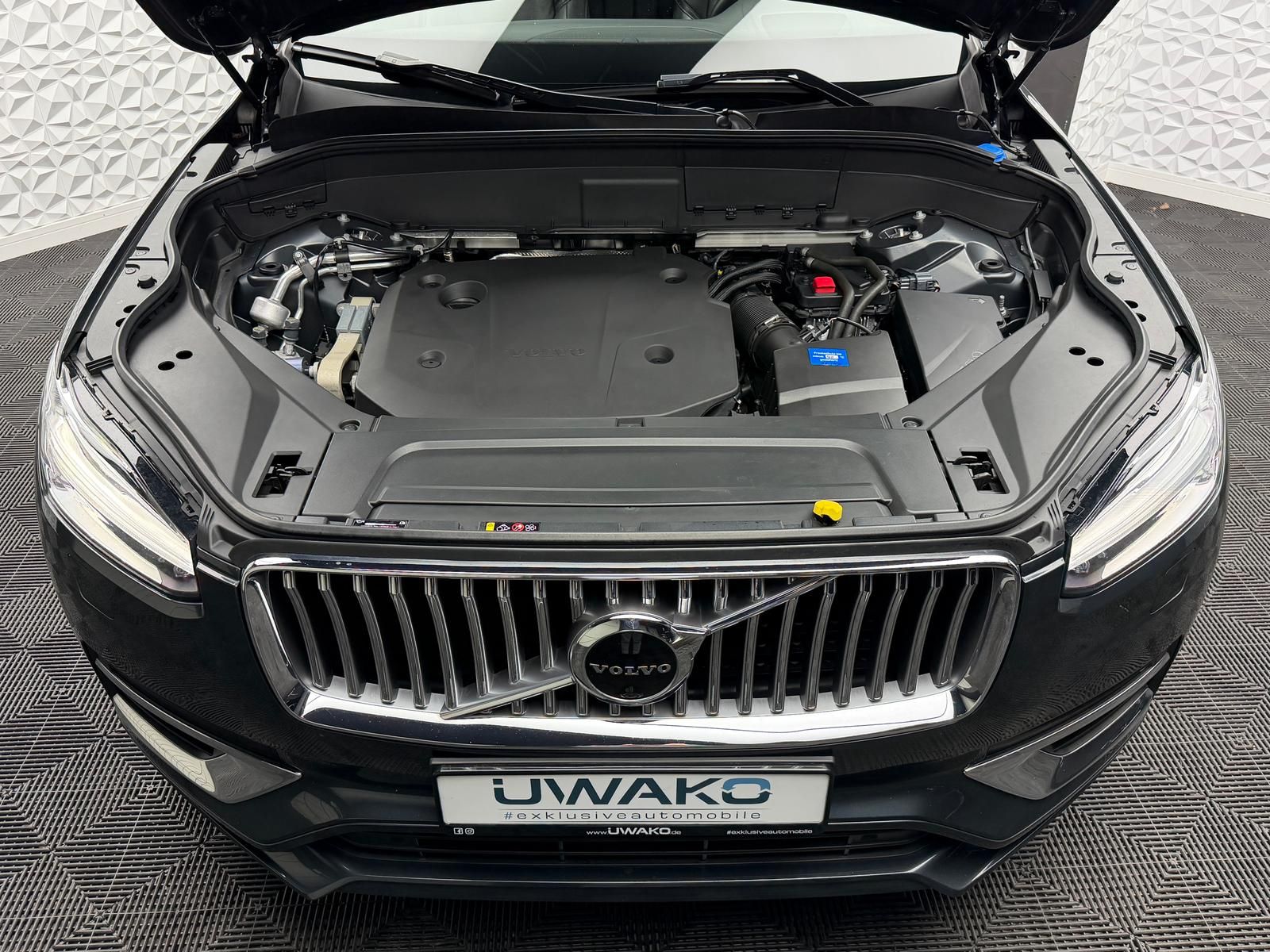 Fahrzeugabbildung Volvo XC90 B5PLUS 7-SITZE/AWD/PANO/H&K/ACC/360°/AHK/CA