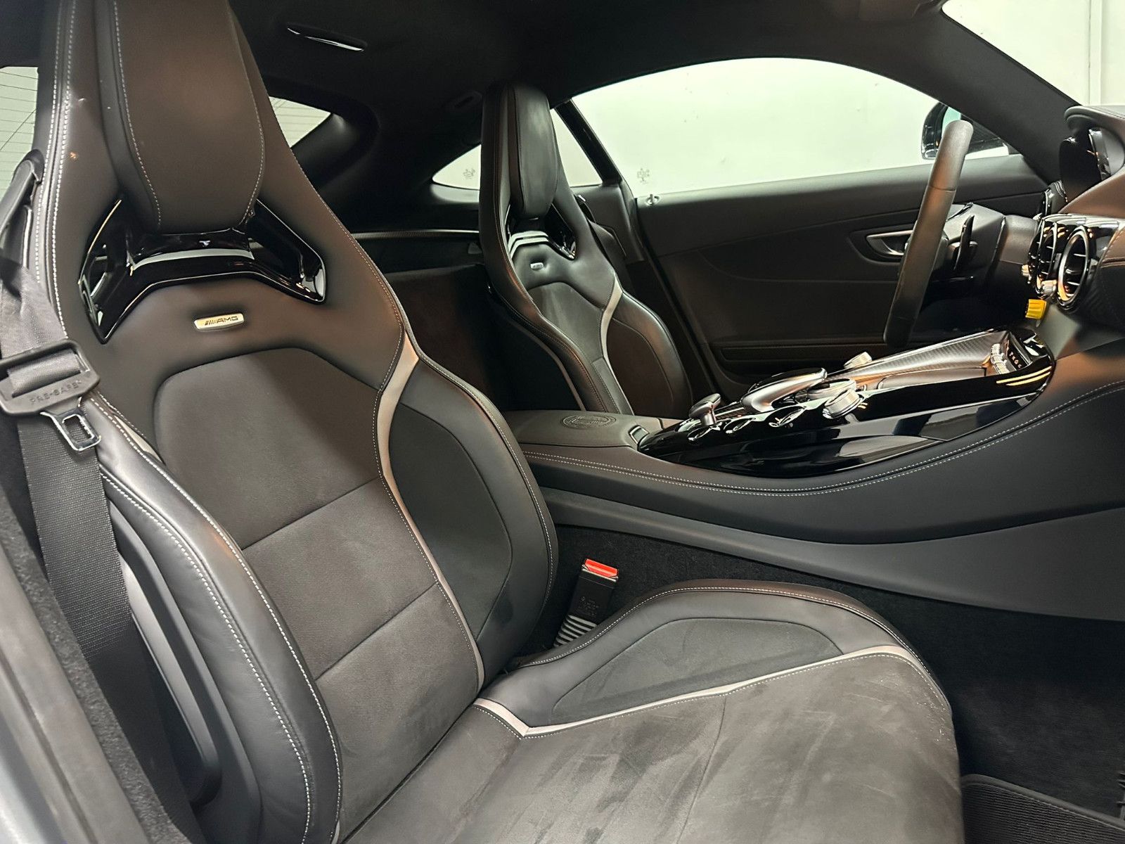 Fahrzeugabbildung Mercedes-Benz AMG GT R 4.0 V8  *KERAMIK*CARBON*PERF.-SITZ*