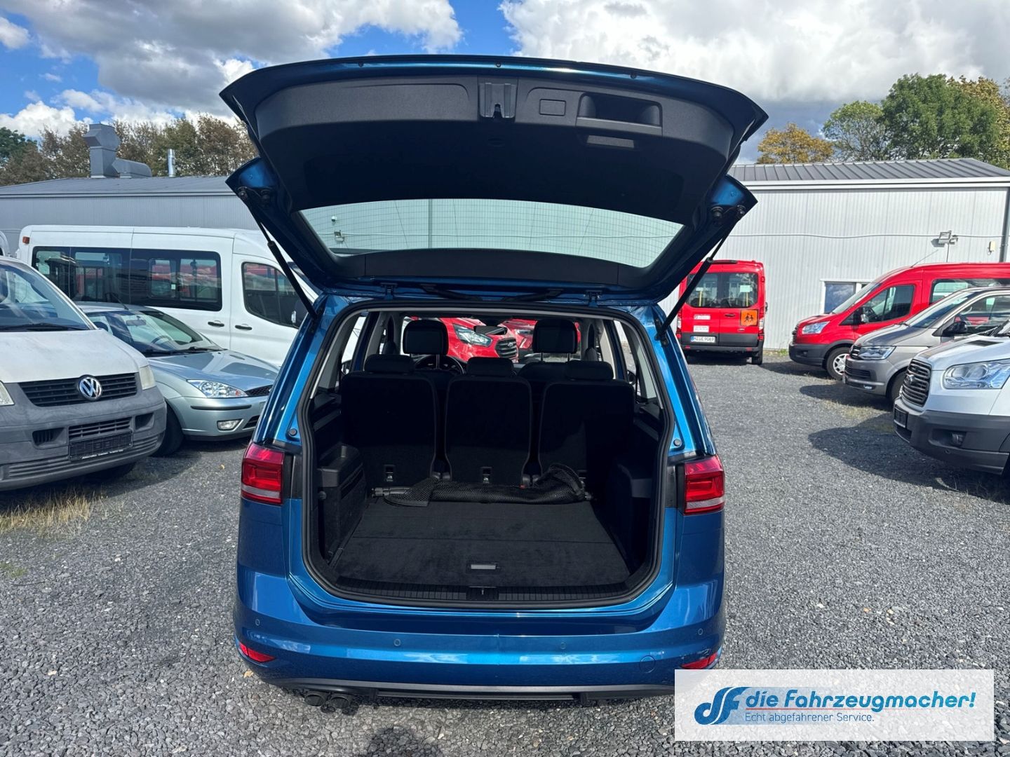 Fahrzeugabbildung Volkswagen Touran Highline 2,0TDi Pano *EXPORT