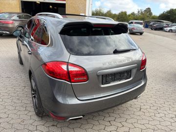 Porsche Cayenne - 3