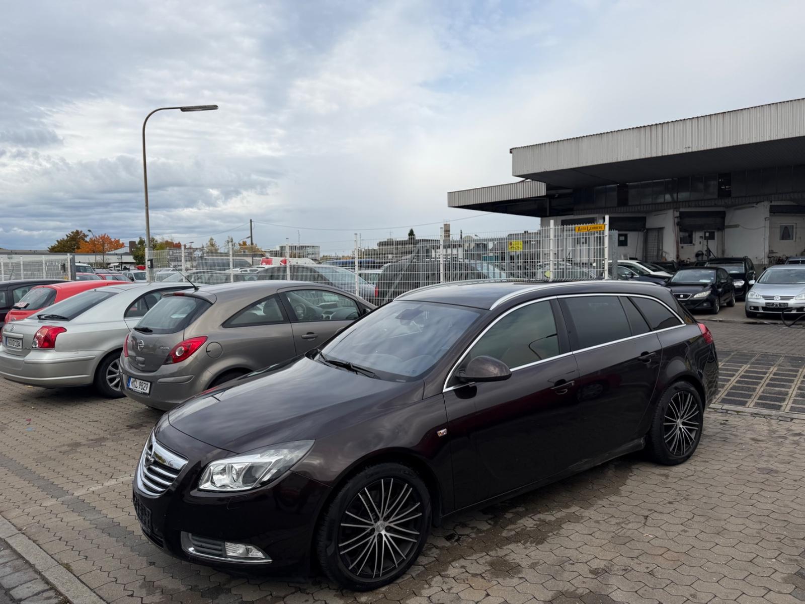 Opel Insignia 2011 — photo 11