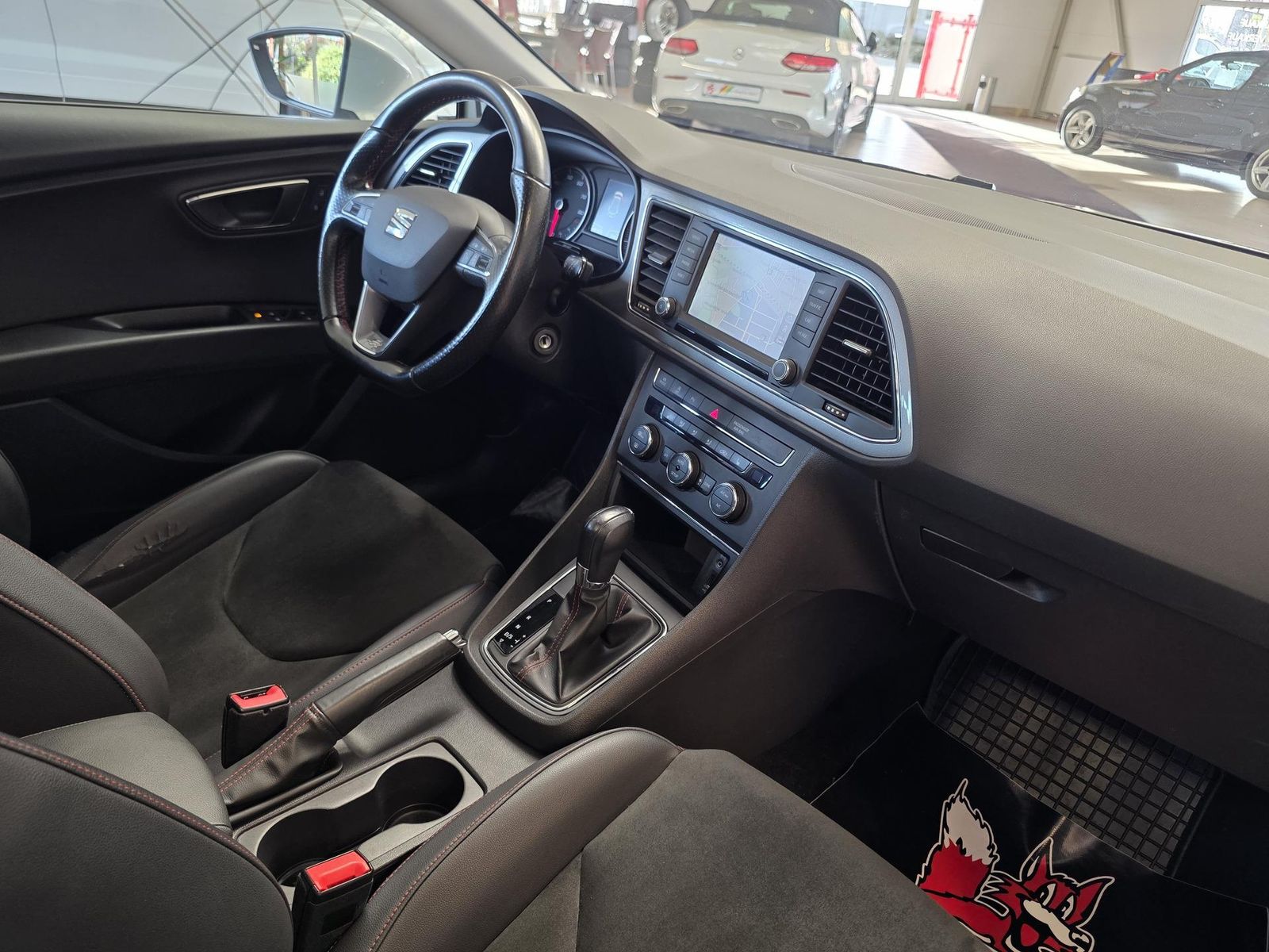 Fahrzeugabbildung SEAT Leon 1.8 TSI DSG ST FR/LED/Navi//Pano/Carplay