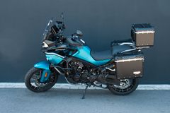 CFMOTO 800 MT ES + 3 tlg. Kofferset + elektr. Fahrwerk