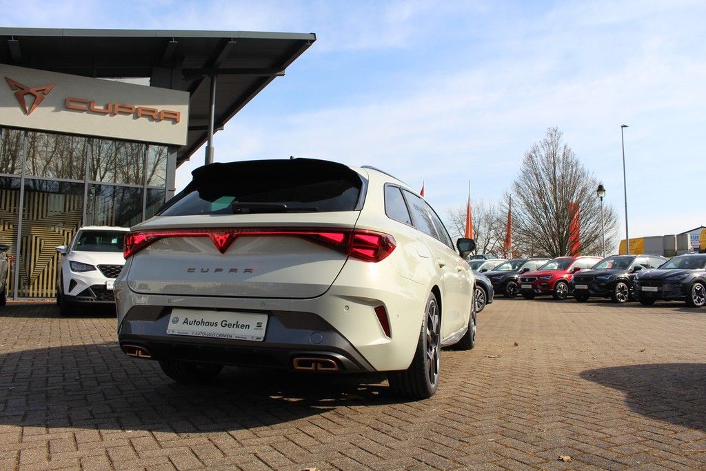 Fahrzeugabbildung CUPRA Leon Sportstourer VZ 1.5 e-Hybrid DSG Extreme