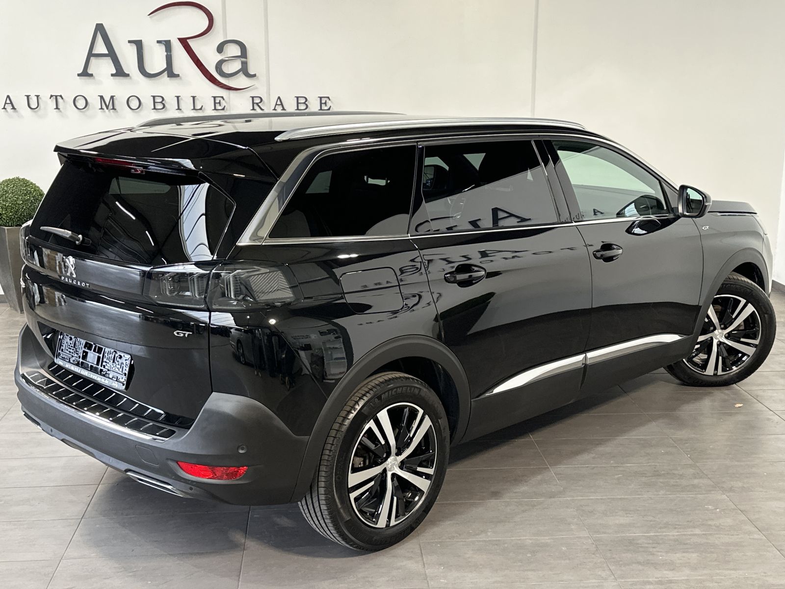 Fahrzeugabbildung Peugeot 5008 BlueHDI EAT8 GT NAV+LED+KAM+V-COKPIT+18ZOLL