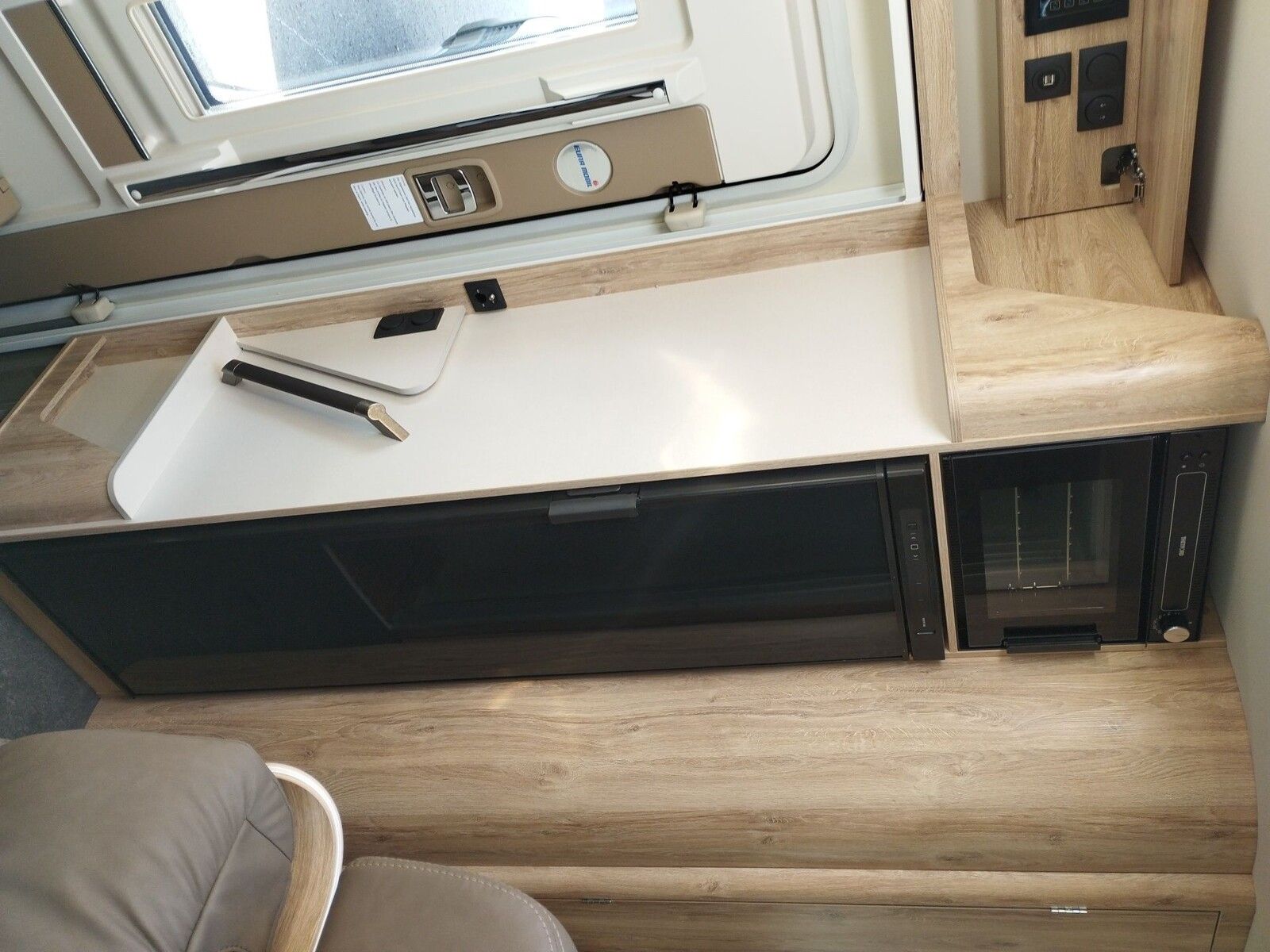 Fahrzeugabbildung Eura Mobil Integra Line IL 720 EB Mondial-Plus-Paket