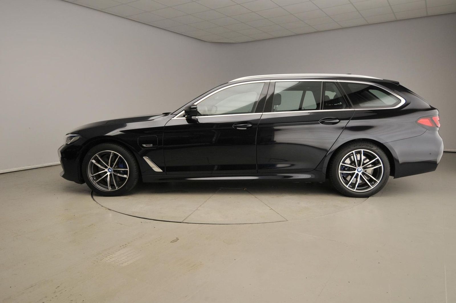 BMW 530 5 Serie Touring 530e xDrive | M-Sportpakket imagem 2