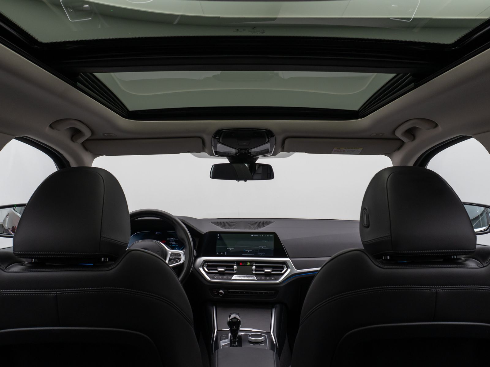 Fahrzeugabbildung BMW 320e Luxury Line Panorama Kamera DAB AHK Alarm