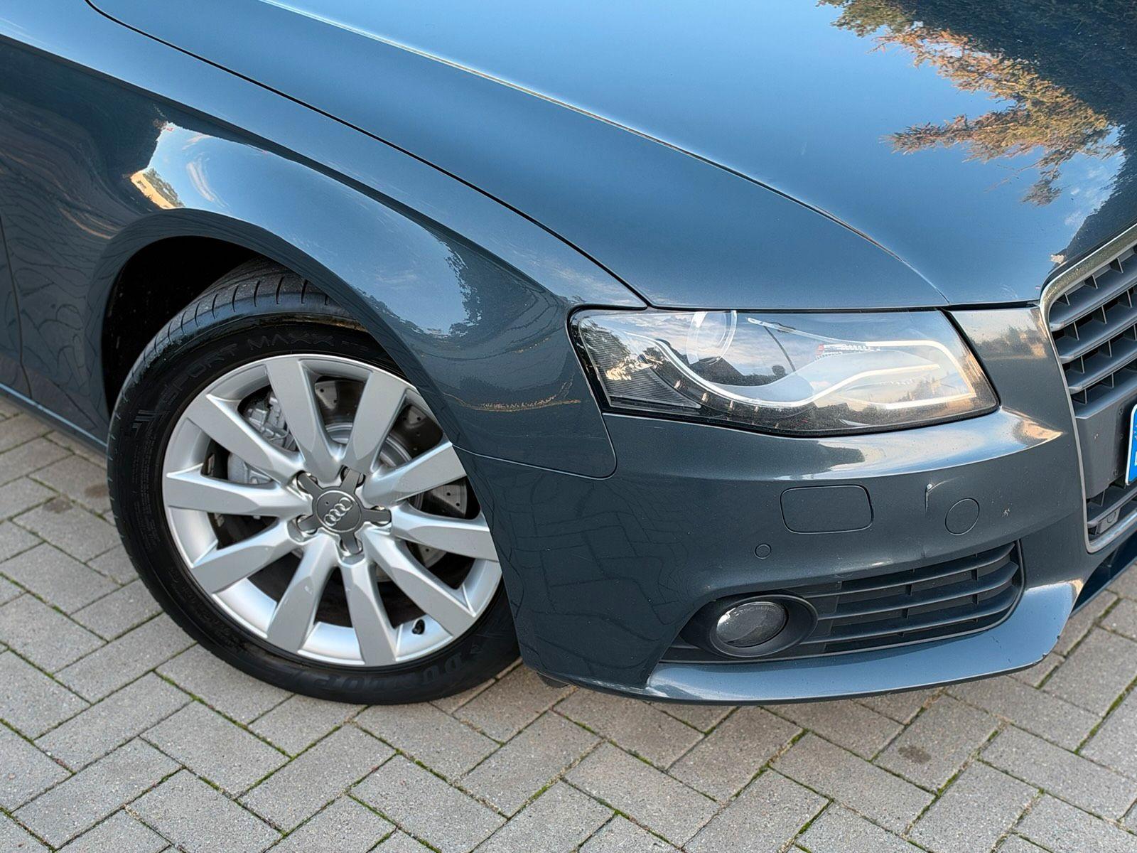 Audi A4 2010 — photo 6